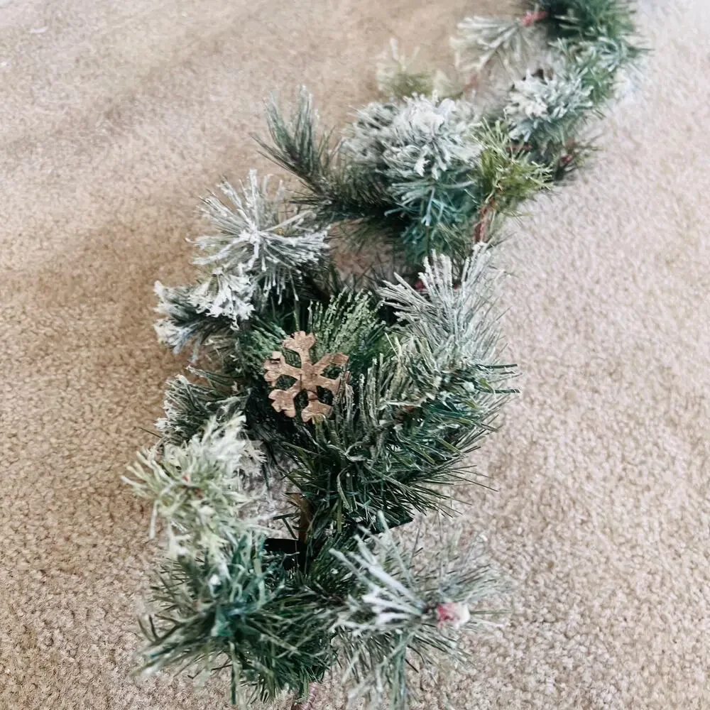 NWOT Ashland Holiday Woodland Snowflake Pinecone Snow Garland Decor